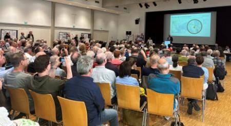 Gut besuchte Gemeinderatssitzung mit anschließendem Bürgerdialog.